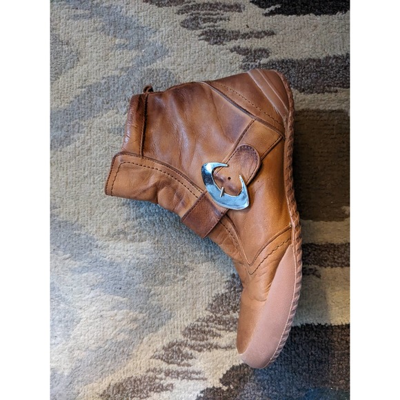 Beatrice boot - Picture 2 of 9